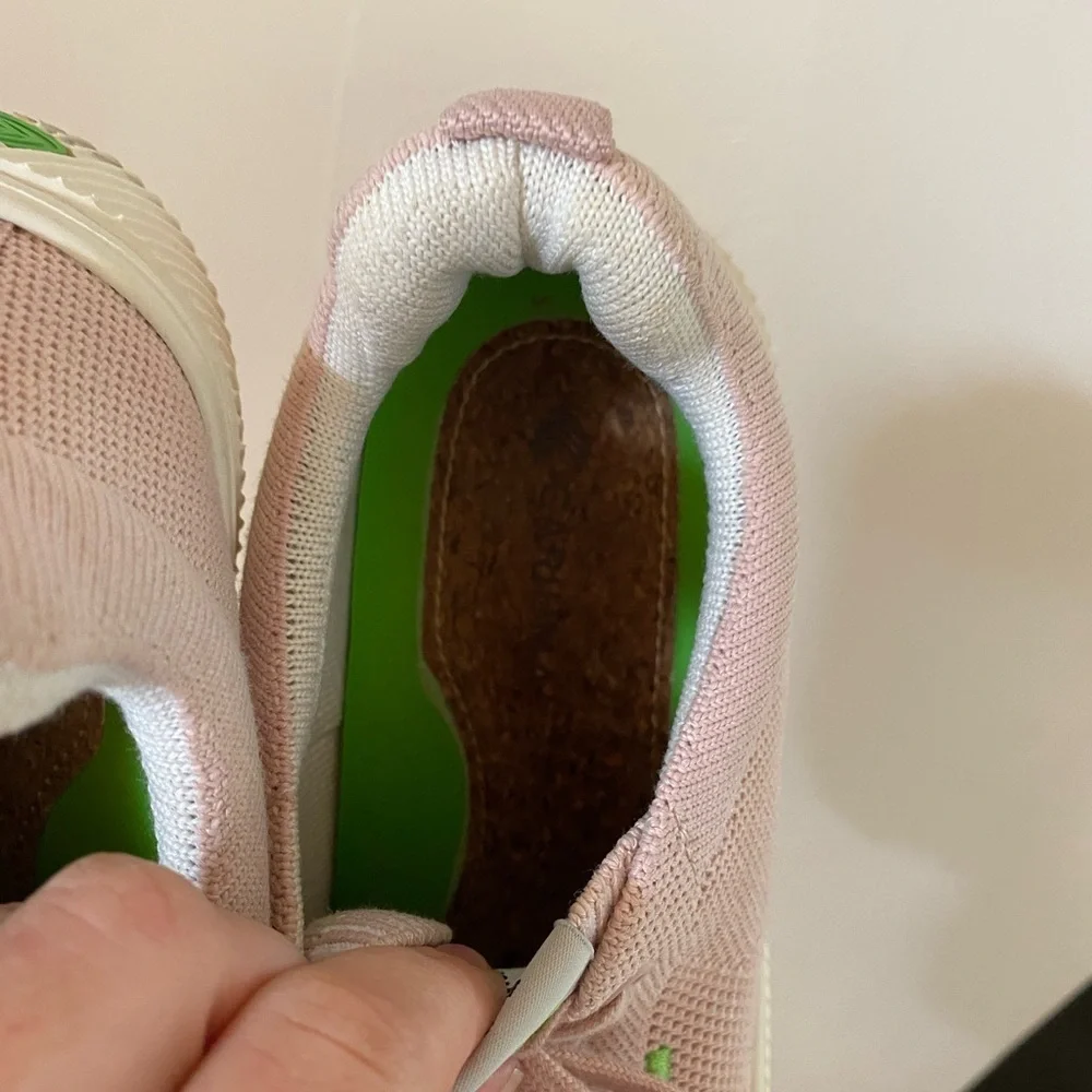 Cariuma IBI Low Top Blush Pink Sneakers Women’s Size 6